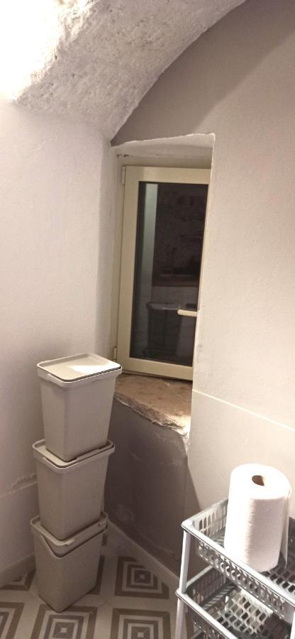 Casa Nella Pietra Viva Bari Exterior foto