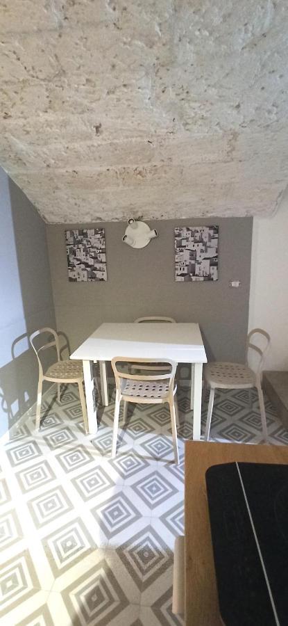 Casa Nella Pietra Viva Bari Exterior foto